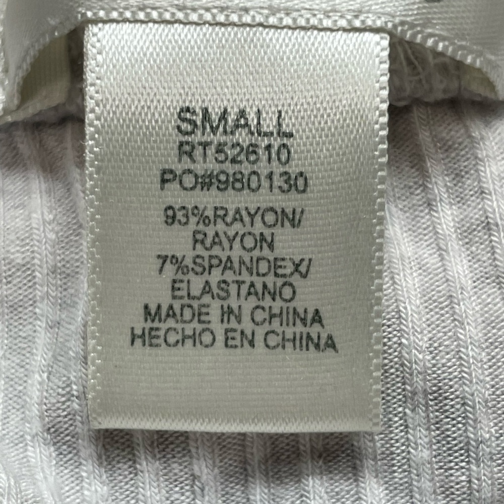 Bozzolo Light Gray Ribbed V-Neck Crop Top lightweight size small - Picture 6 of 7